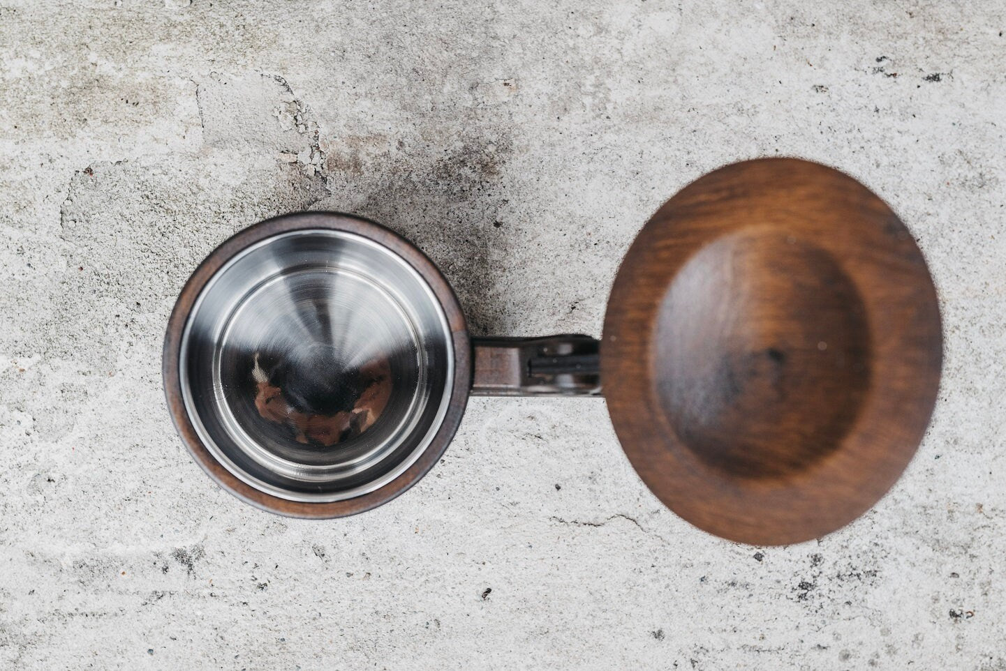Beautiful Custom Oak Beer Mug mug with a lid | Premium Quality 22 OZ/ 0.7L