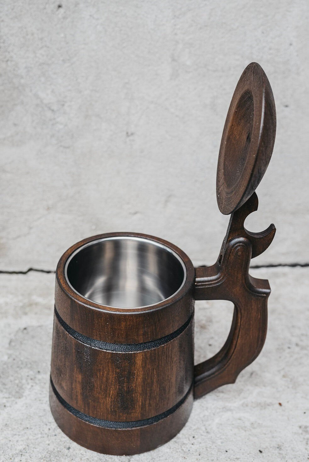 Beautiful Custom Oak Beer Mug mug with a lid | Premium Quality 22 OZ/ 0.7L