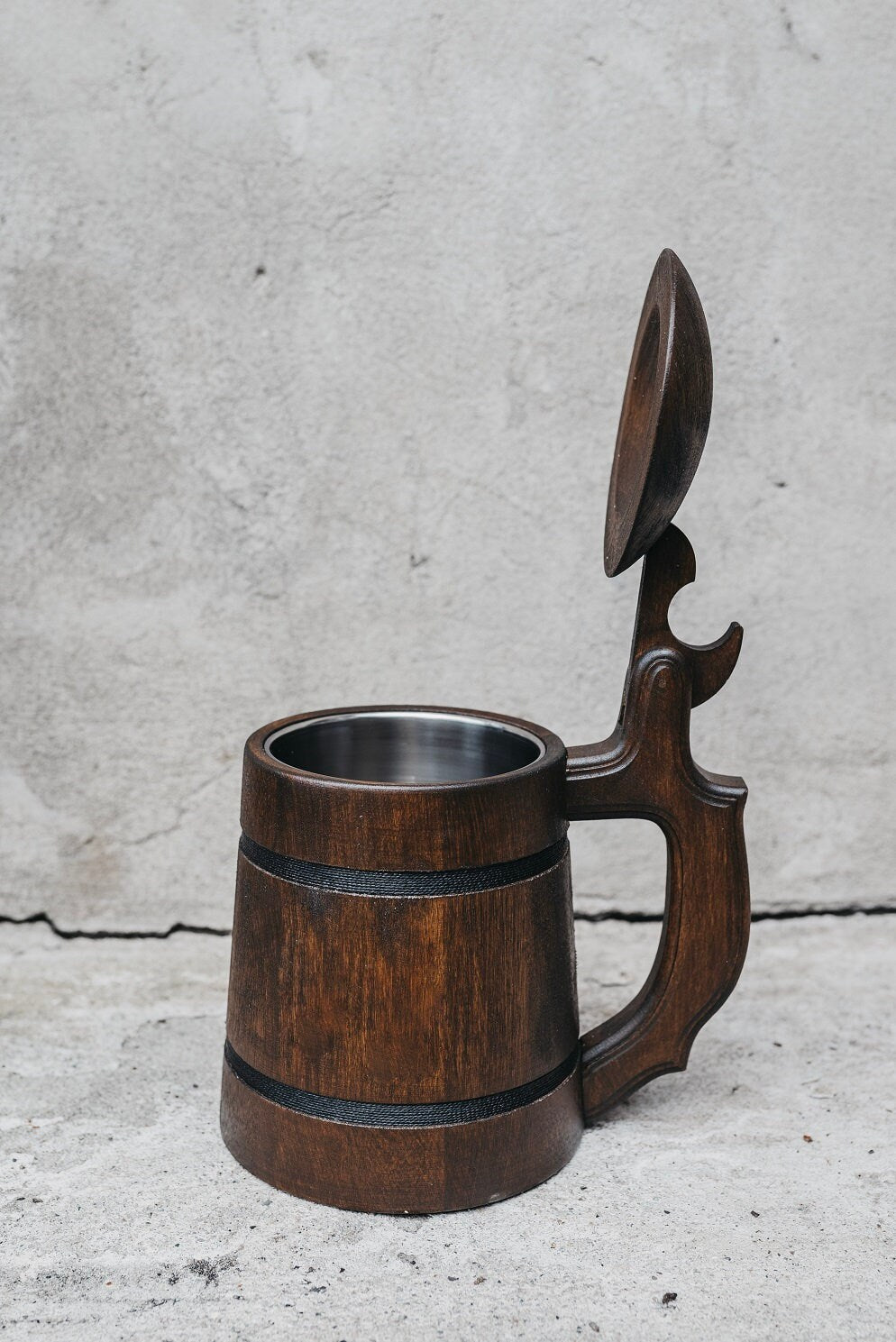 Beautiful Custom Oak Beer Mug mug with a lid | Premium Quality 22 OZ/ 0.7L