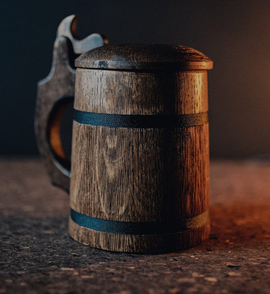 Handcrafted Dark Oak Wood Beer Mug with Lid – 650ml | Rustic Beer Tankard | Gift for Beer Lovers & Collectors